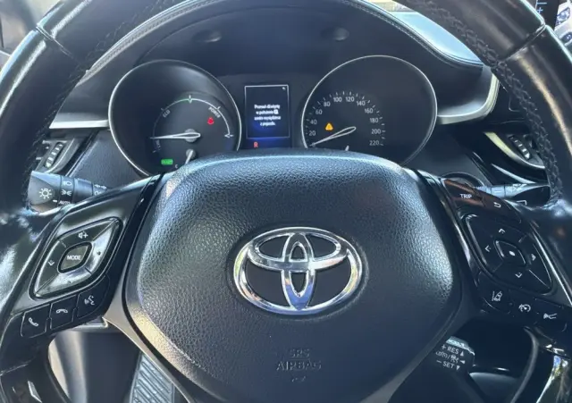 TOYOTA C-HR 