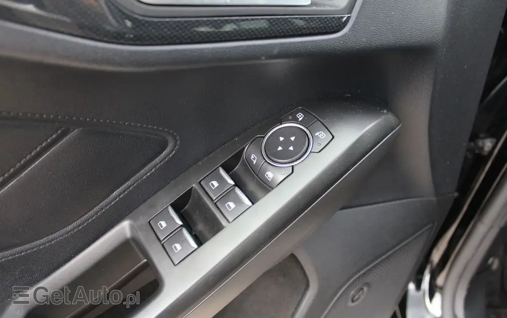 FORD Focus 1.0 EcoBoost ST-Line Black ASS