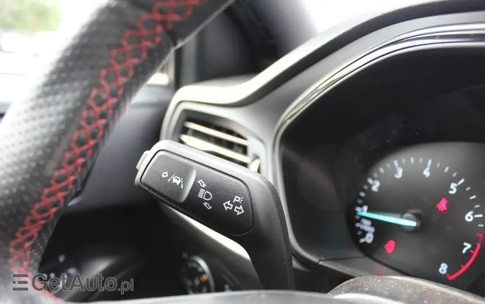 FORD Focus 1.0 EcoBoost ST-Line Black ASS