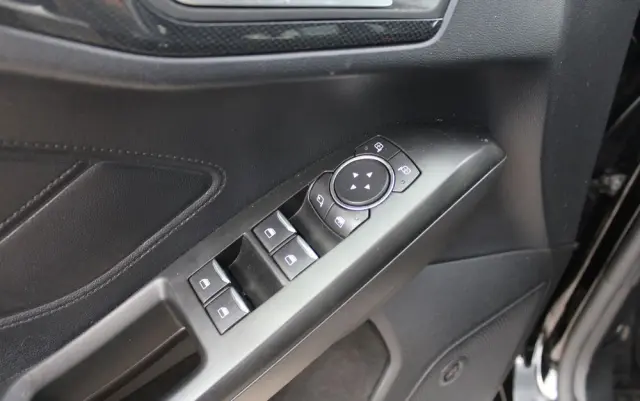 FORD Focus 1.0 EcoBoost ST-Line Black ASS