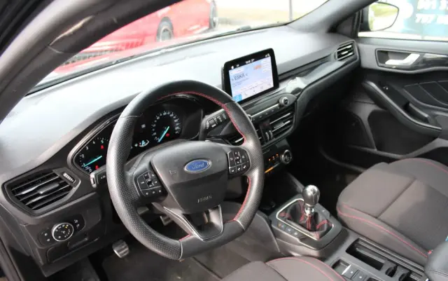 FORD Focus 1.0 EcoBoost ST-Line Black ASS