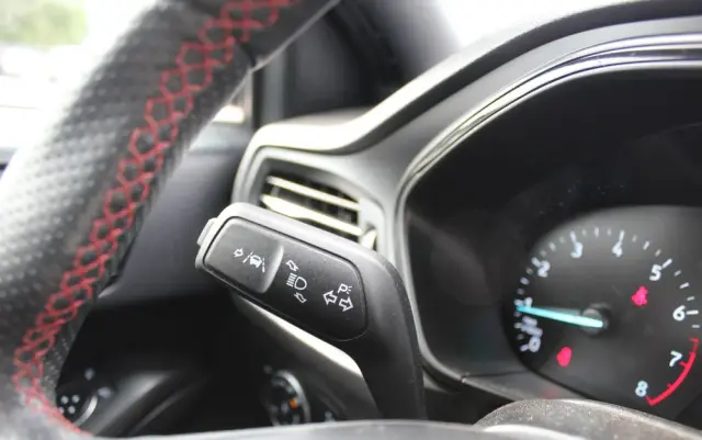 FORD Focus 1.0 EcoBoost ST-Line Black ASS