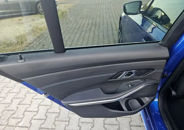 BMW Seria 3 320d xDrive M Sport Shadow