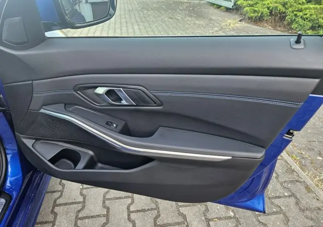 BMW Seria 3 320d xDrive M Sport Shadow