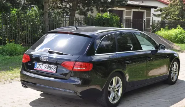 AUDI A4 