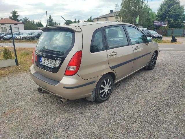SUZUKI Liana Liana
