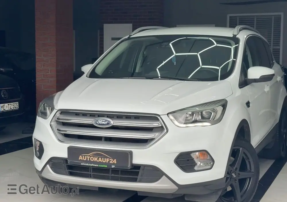 FORD Kuga 1.5 EcoBoost 2x4 Titanium