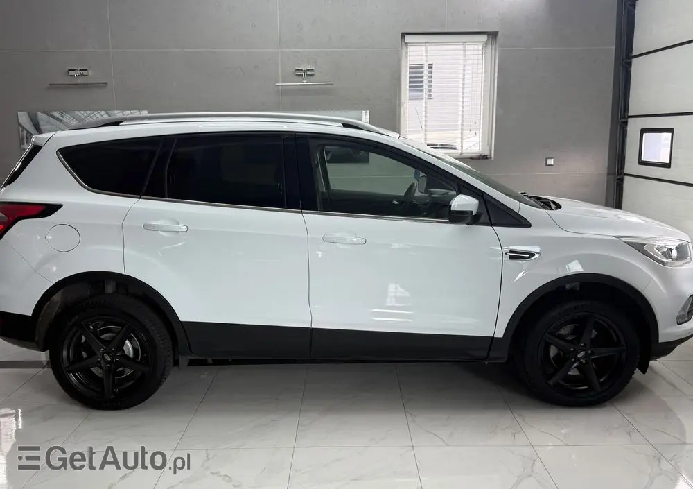FORD Kuga 1.5 EcoBoost 2x4 Titanium