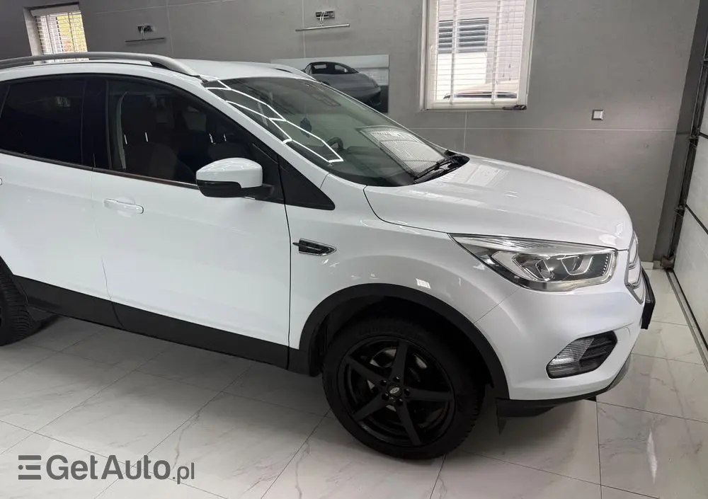 FORD Kuga 1.5 EcoBoost 2x4 Titanium