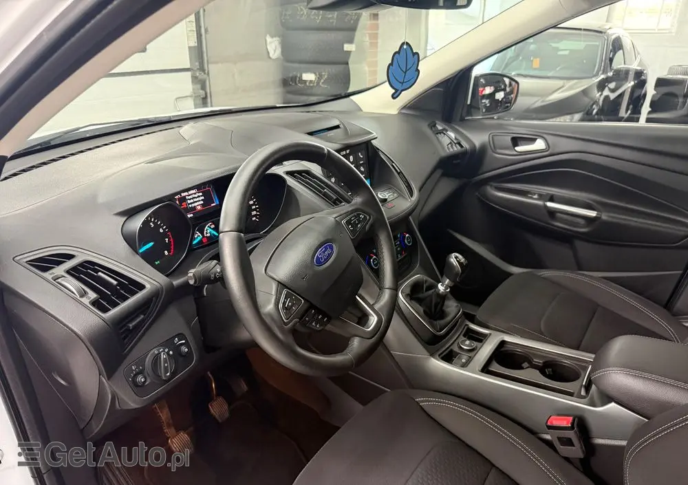 FORD Kuga 1.5 EcoBoost 2x4 Titanium