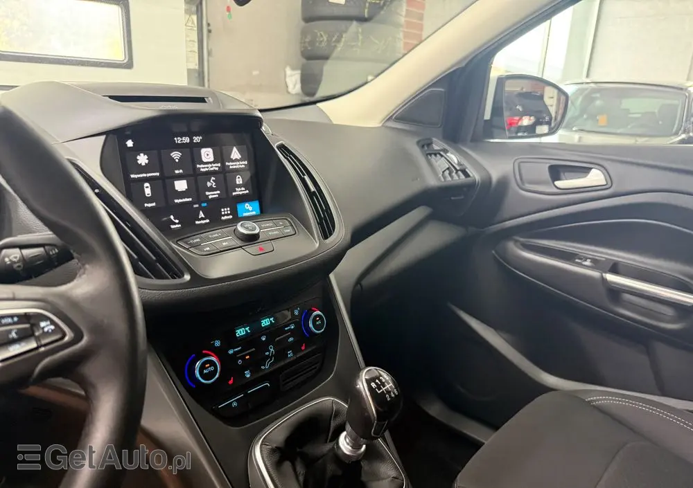FORD Kuga 1.5 EcoBoost 2x4 Titanium