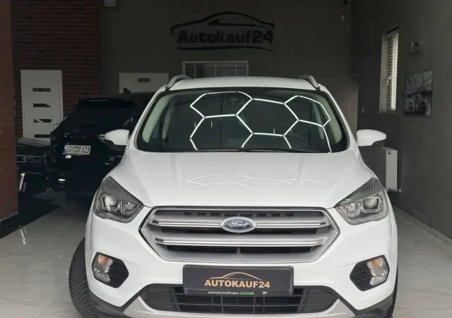 FORD Kuga 1.5 EcoBoost 2x4 Titanium