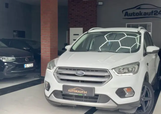 FORD Kuga 1.5 EcoBoost 2x4 Titanium