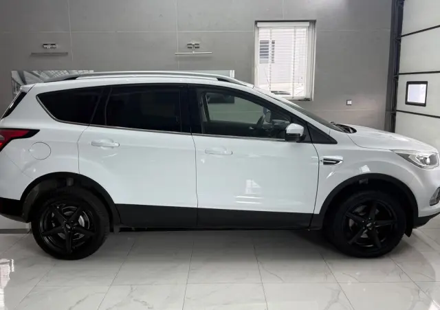 FORD Kuga 1.5 EcoBoost 2x4 Titanium