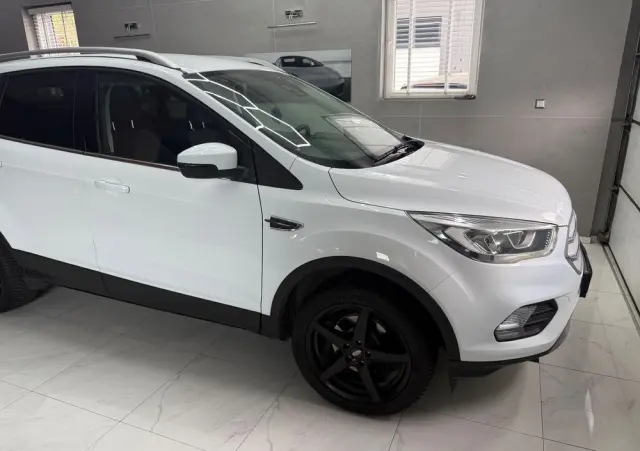 FORD Kuga 1.5 EcoBoost 2x4 Titanium