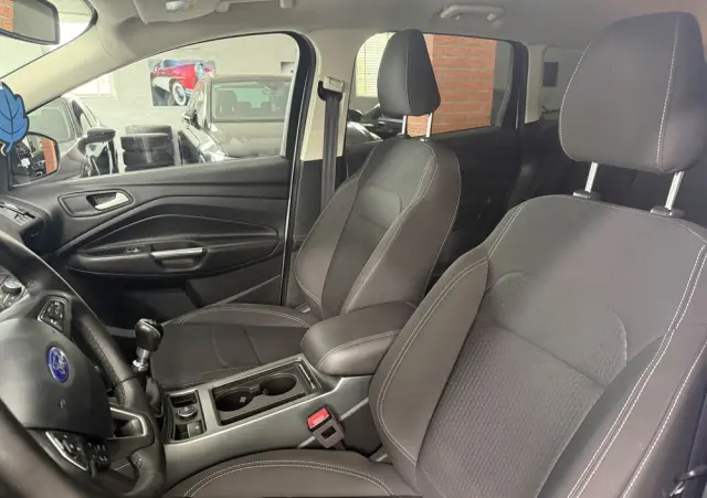 FORD Kuga 1.5 EcoBoost 2x4 Titanium