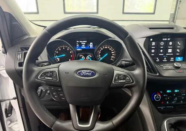 FORD Kuga 1.5 EcoBoost 2x4 Titanium