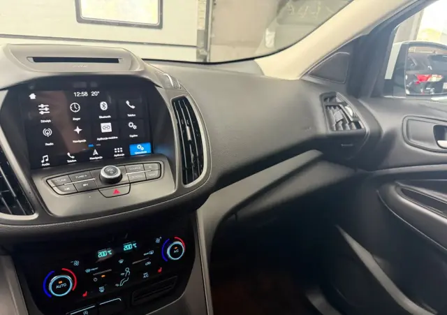 FORD Kuga 1.5 EcoBoost 2x4 Titanium