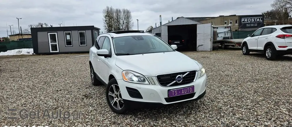 VOLVO XC 60 D5 AWD Geartronic Summum