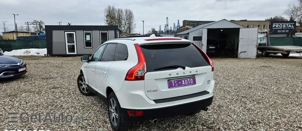 VOLVO XC 60 D5 AWD Geartronic Summum