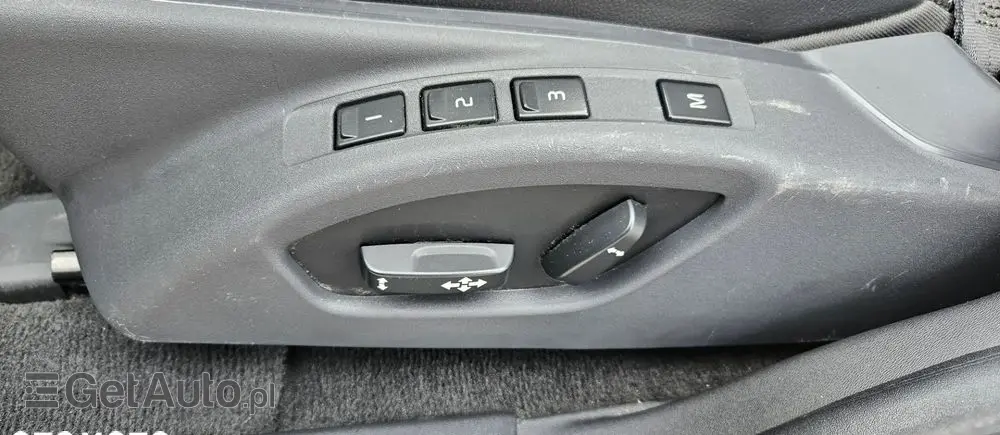 VOLVO XC 60 D5 AWD Geartronic Summum