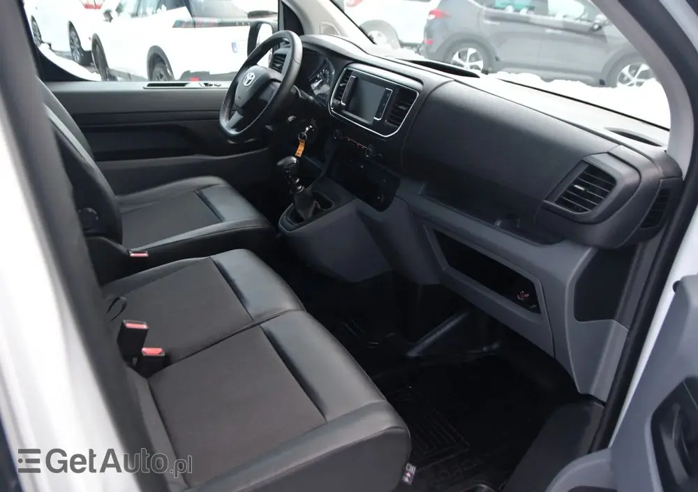 TOYOTA PROACE 