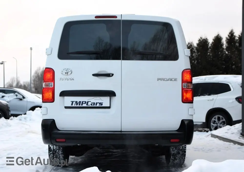 TOYOTA PROACE 