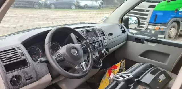 VOLKSWAGEN Transporter 