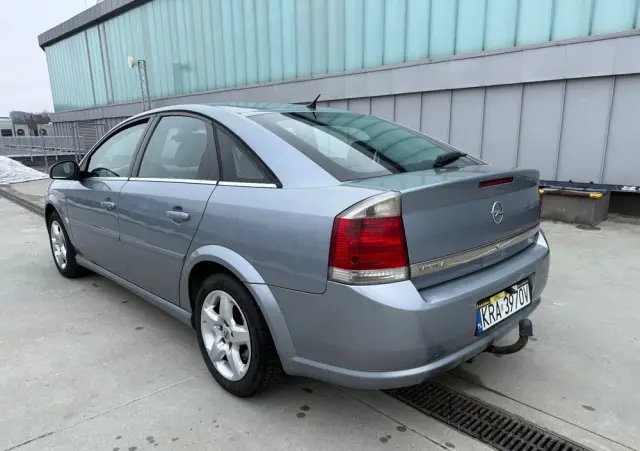 OPEL Vectra 1.9 CDTI DPF Business Plus