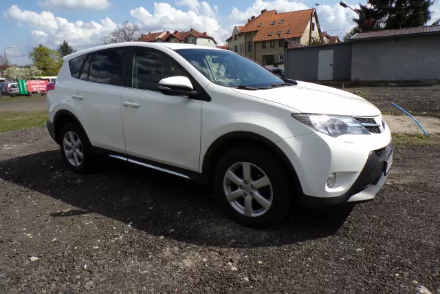 TOYOTA RAV4 