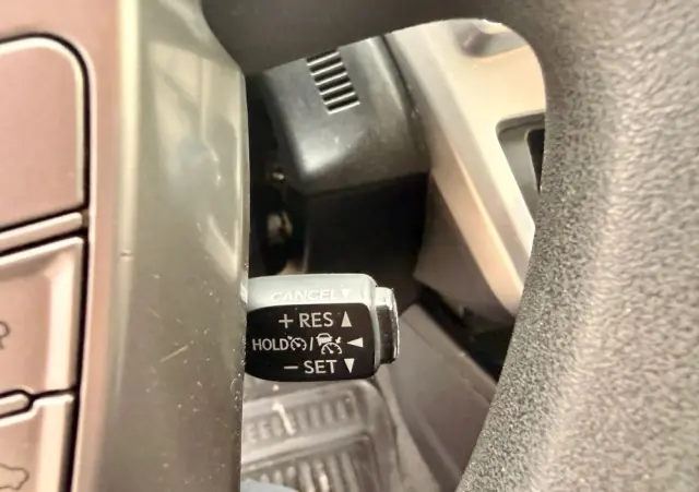 TOYOTA Prius+ (Hybrid) Comfort