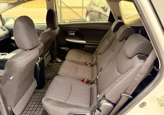 TOYOTA Prius+ (Hybrid) Comfort