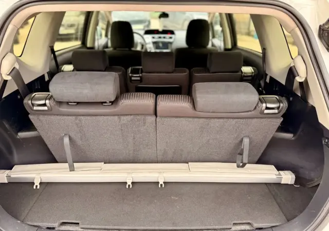 TOYOTA Prius+ (Hybrid) Comfort