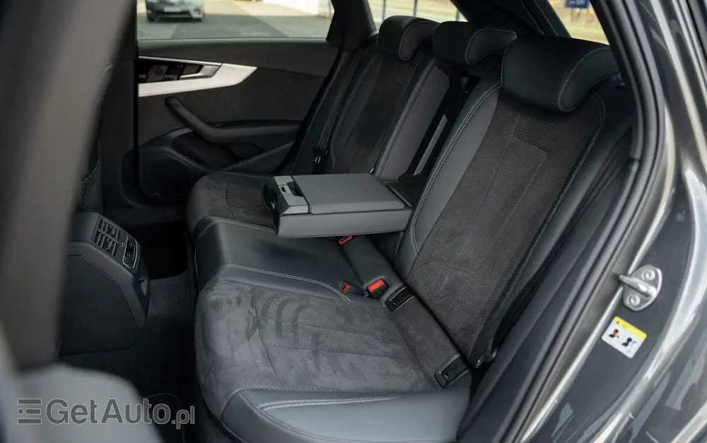 AUDI A4 Avant 35 TFSI S tronic S line