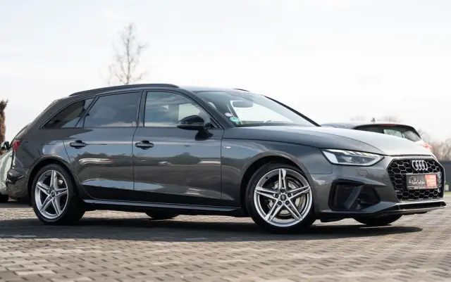 AUDI A4 Avant 35 TFSI S tronic S line