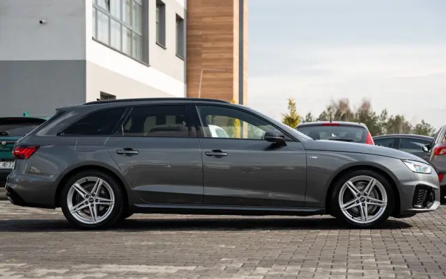 AUDI A4 Avant 35 TFSI S tronic S line