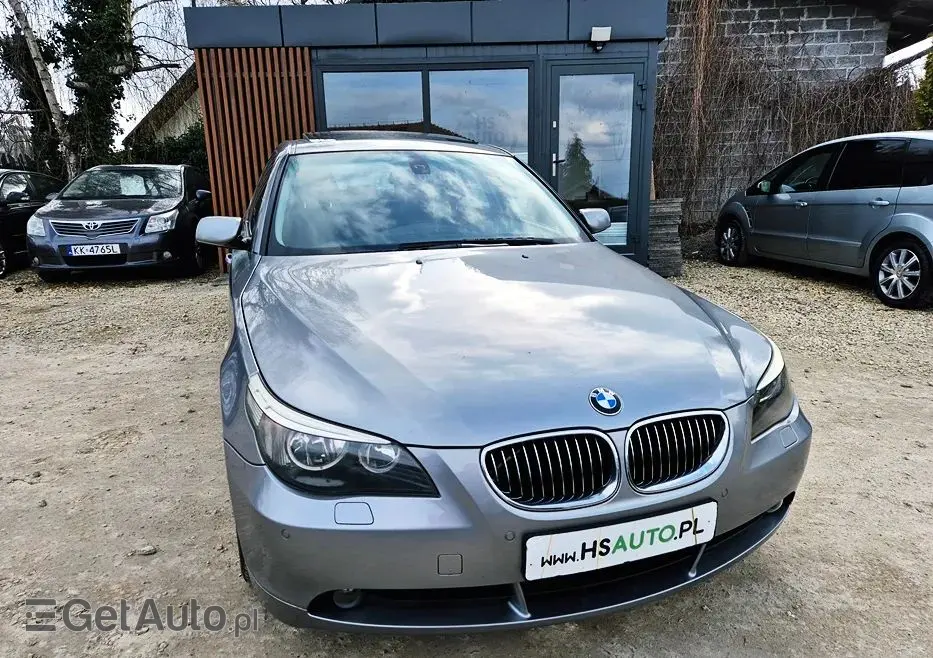 BMW Seria 5 523i