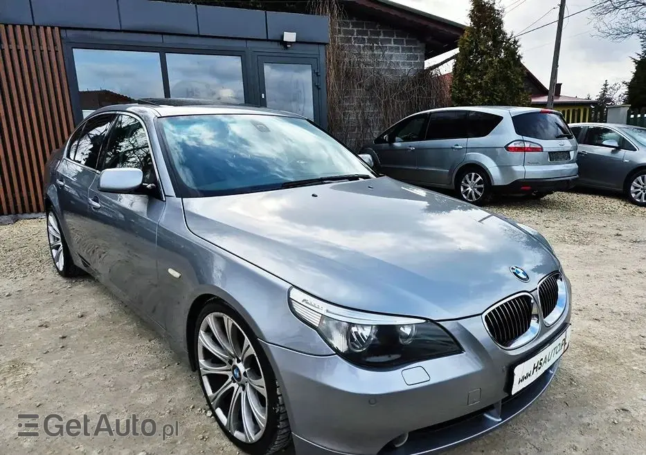 BMW Seria 5 523i