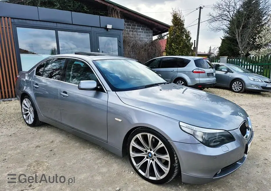 BMW Seria 5 523i
