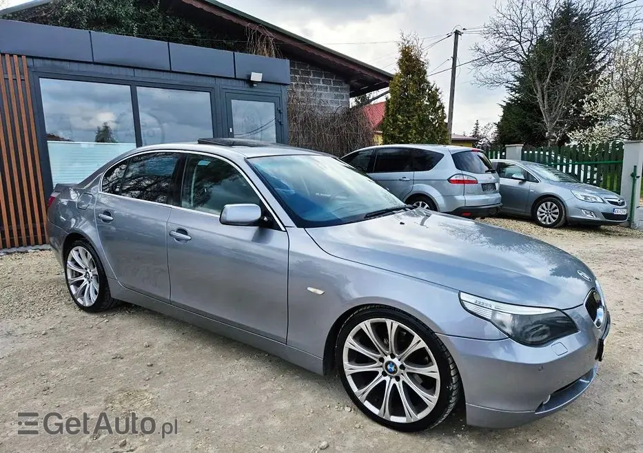 BMW Seria 5 523i