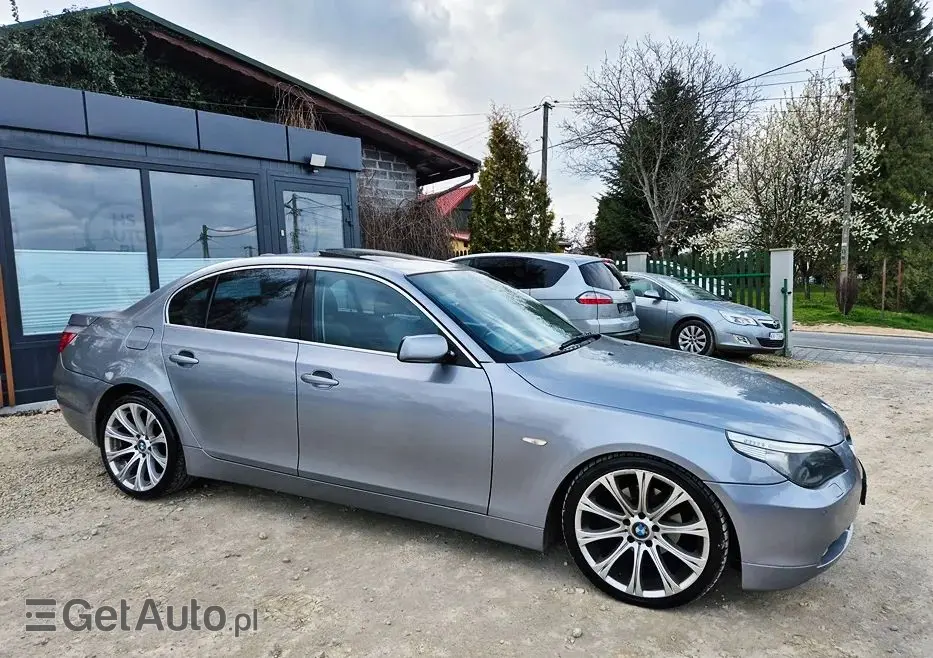 BMW Seria 5 523i
