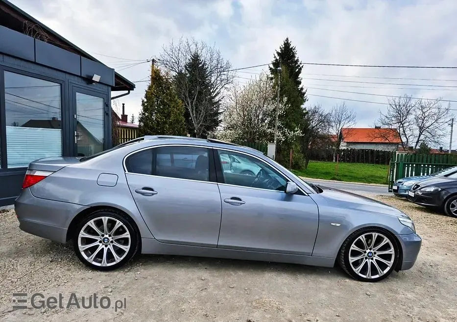 BMW Seria 5 523i