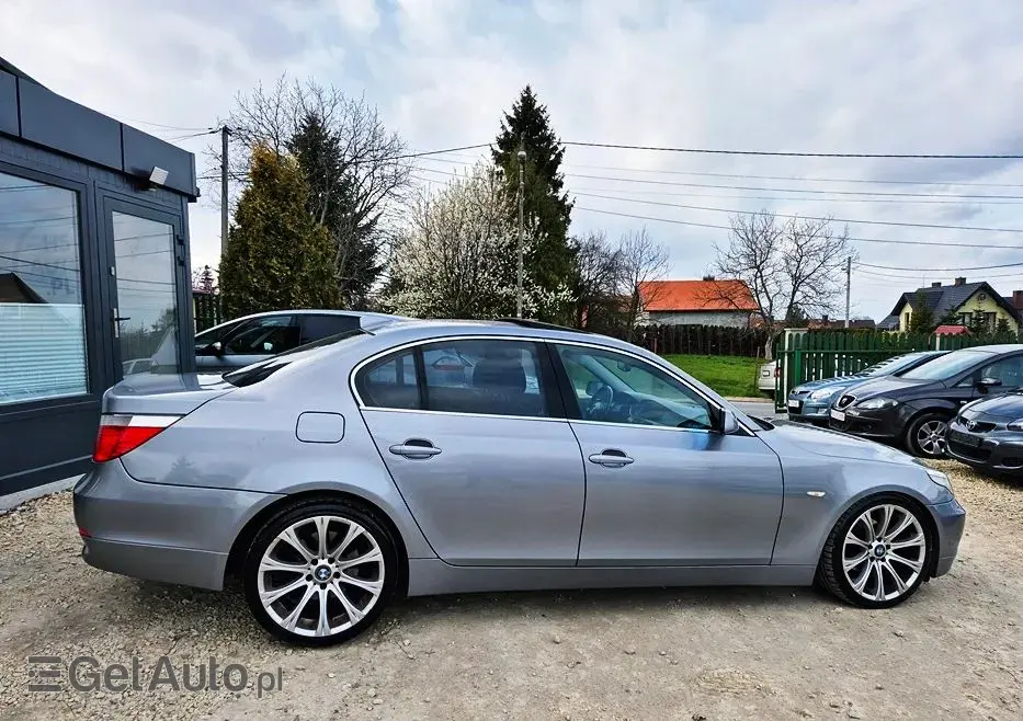 BMW Seria 5 523i