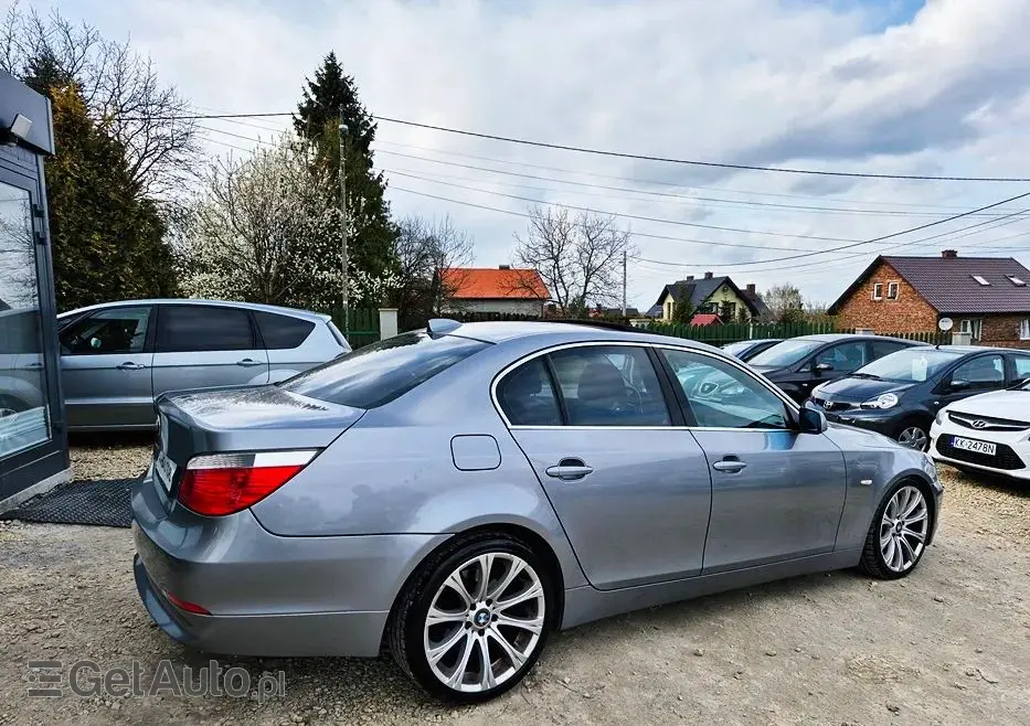 BMW Seria 5 523i