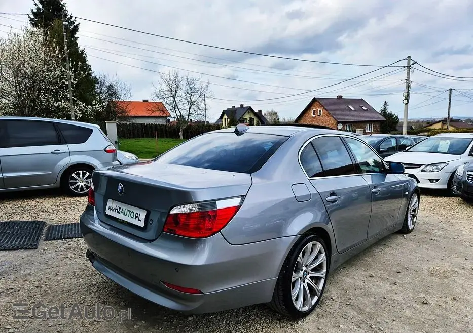 BMW Seria 5 523i