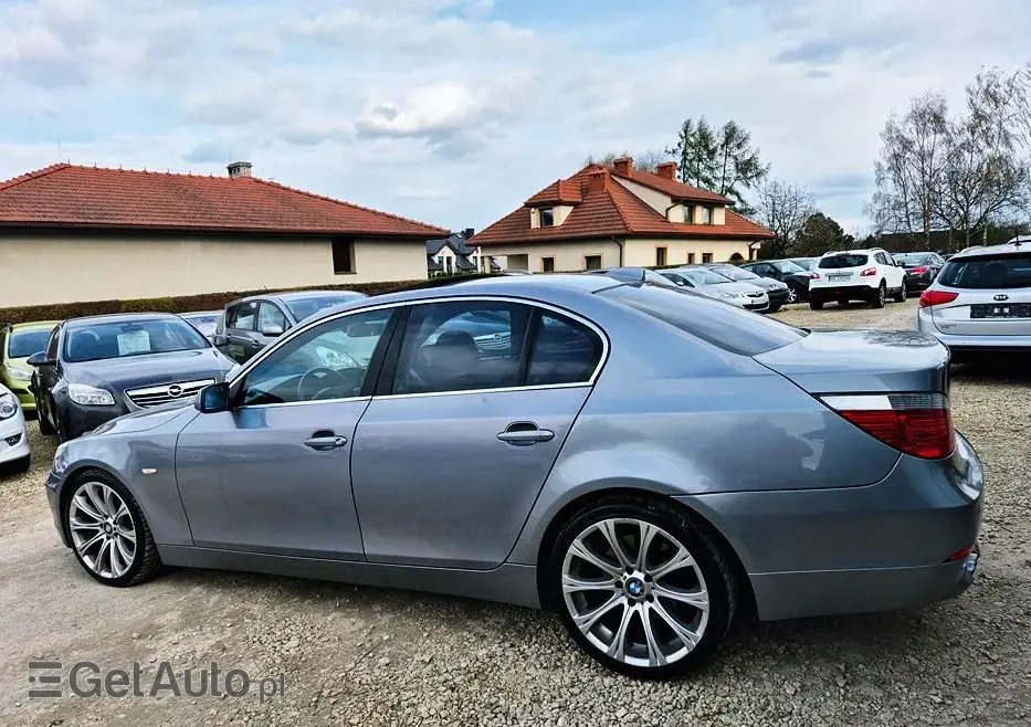 BMW Seria 5 523i