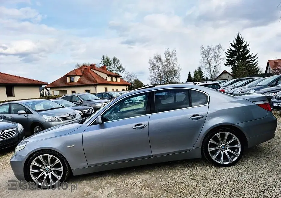 BMW Seria 5 523i
