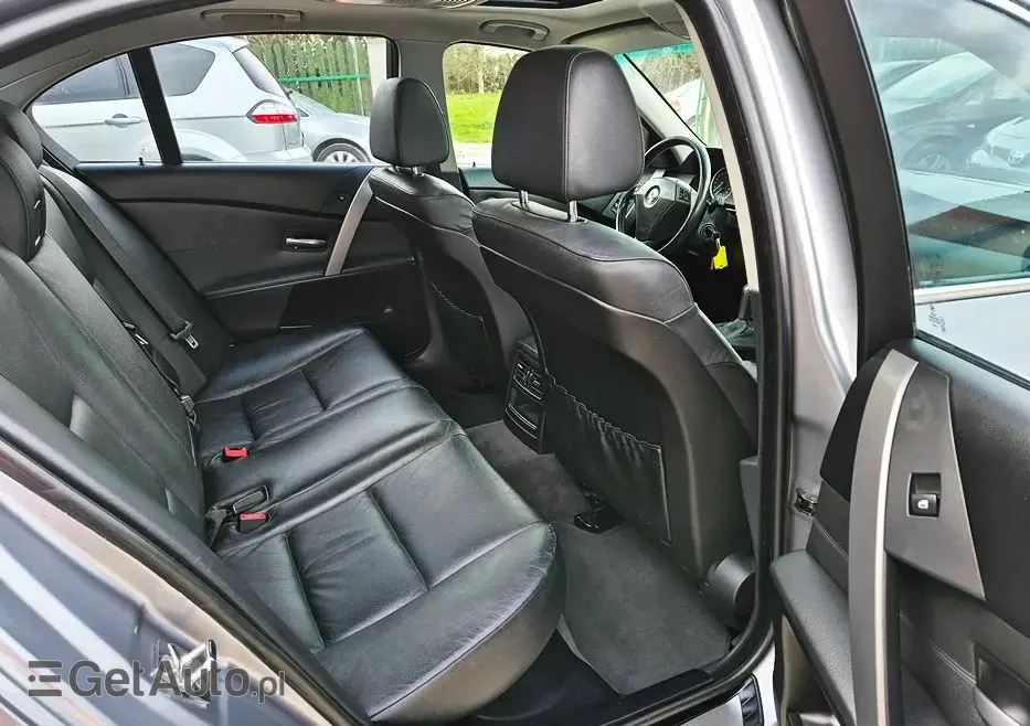 BMW Seria 5 523i