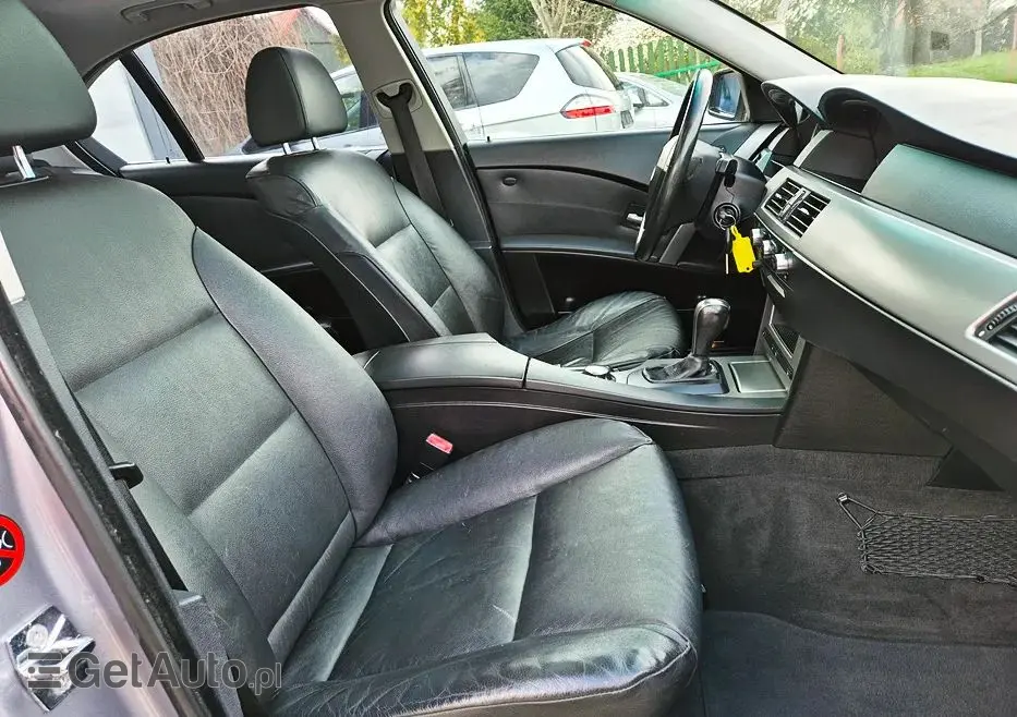 BMW Seria 5 523i