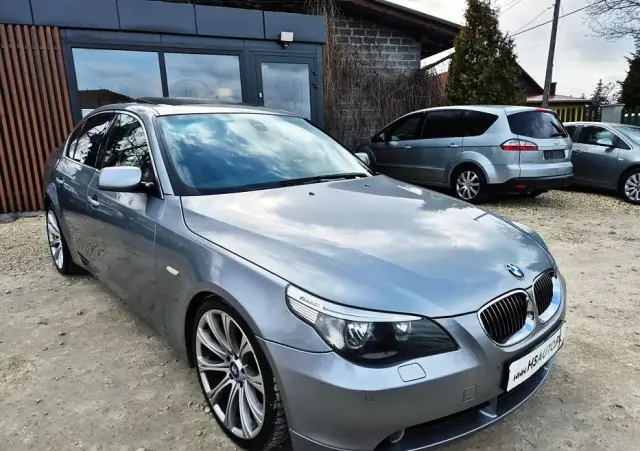 BMW Seria 5 523i